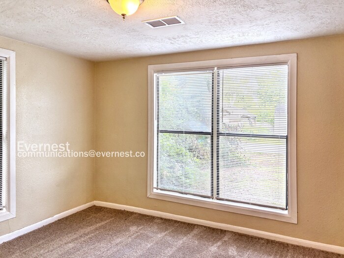 Building Photo - 815 Roosevelt