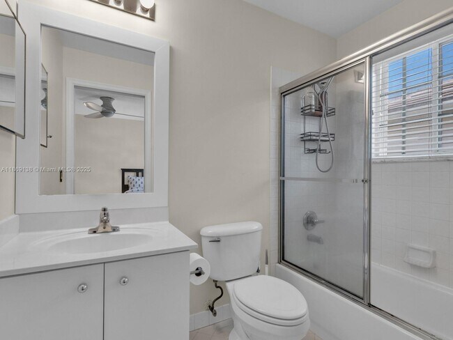 Building Photo - 4400 Fox Ridge Dr