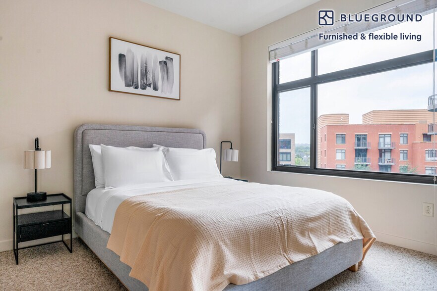 Building Photo - 1128 N Irving St