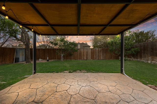 Building Photo - 8100 Twin Oaks Dr