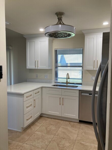 New Kitchen Cabinets - 901 SE 29th St