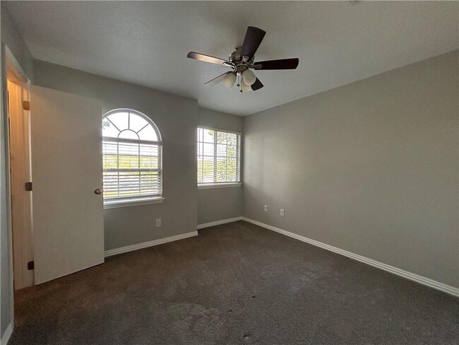 Building Photo - 2958 E Sterling Ct