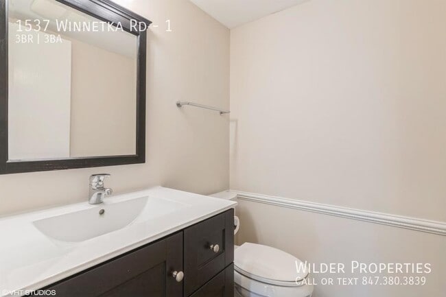 Building Photo - 1537 Winnetka Rd