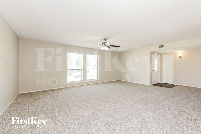 Building Photo - 2605 Trailridge Dr