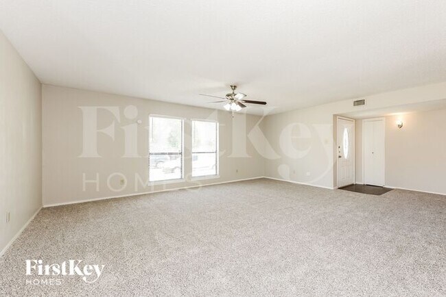 Building Photo - 2605 Trailridge Dr