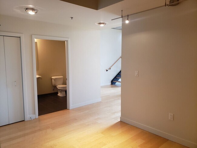 Building Photo - Wonderful Two story Penthouse Condo! Water...