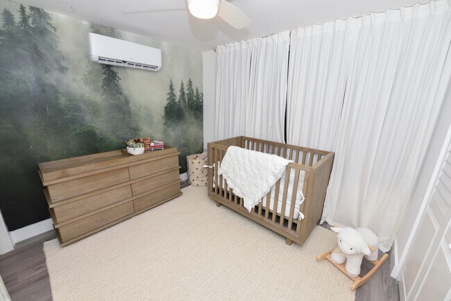 Building Photo - 700 SW 4th St