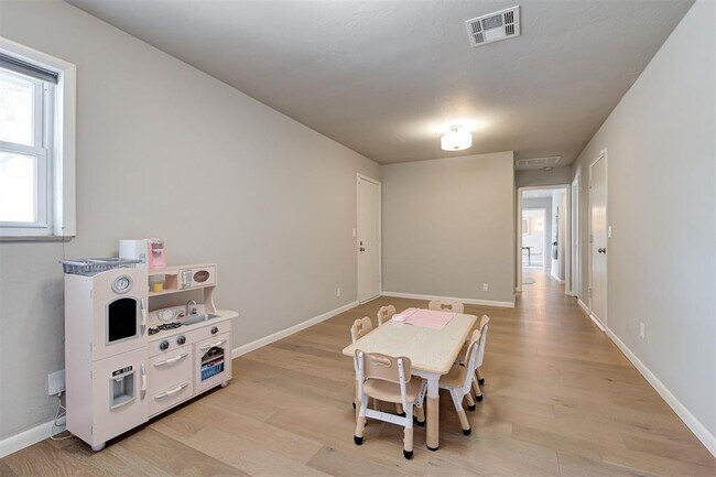 Building Photo - 3127 NW 69th St