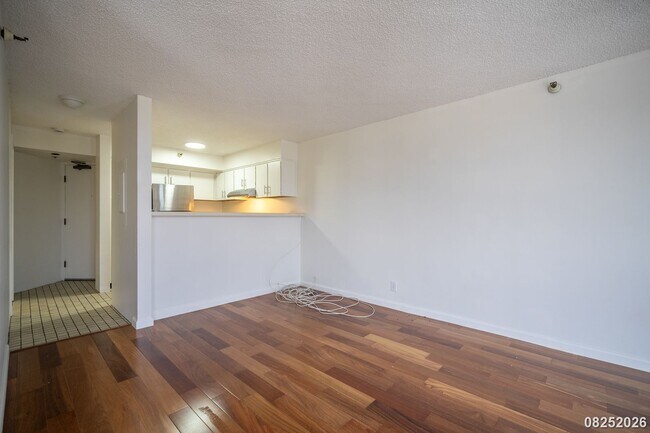 Building Photo - 930 Kaheka St
