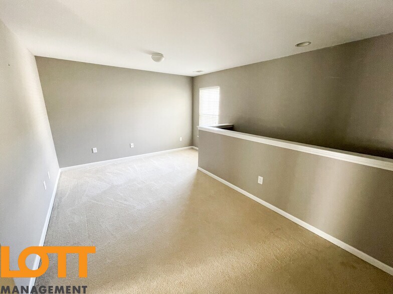 Building Photo - 108 Pin Oak Ct