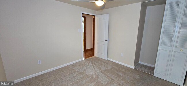 Building Photo - 9004 Flicker Pl