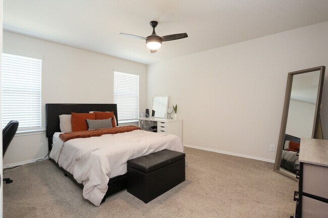 Building Photo - 1153 Barn Swallow Wy