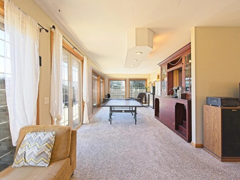 Building Photo - 1805 Red Tail Dr
