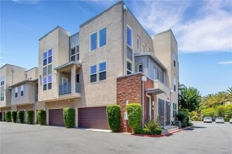 Building Photo - 31 Brownstone Way