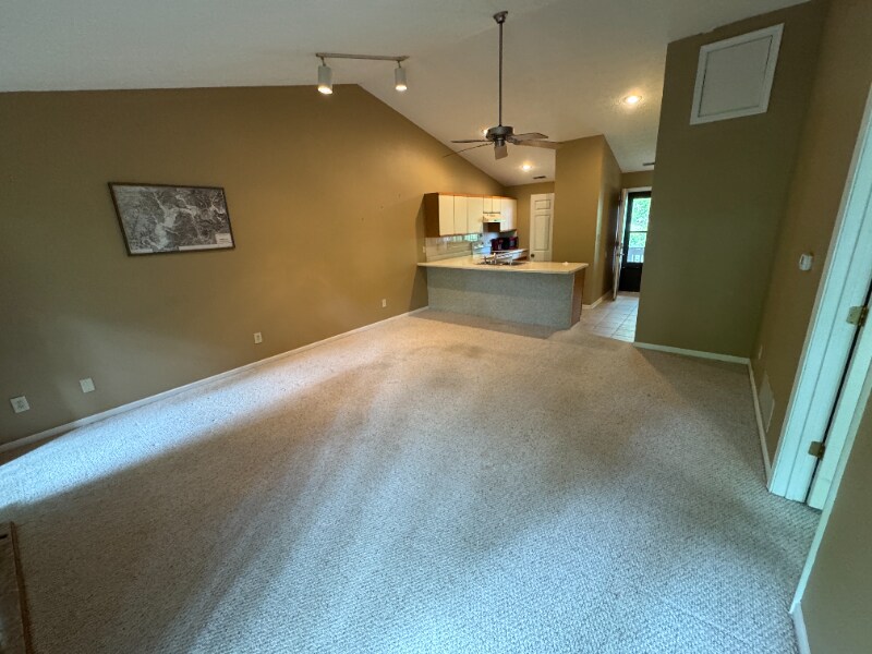 Building Photo - 1843 Waters Edge Dr
