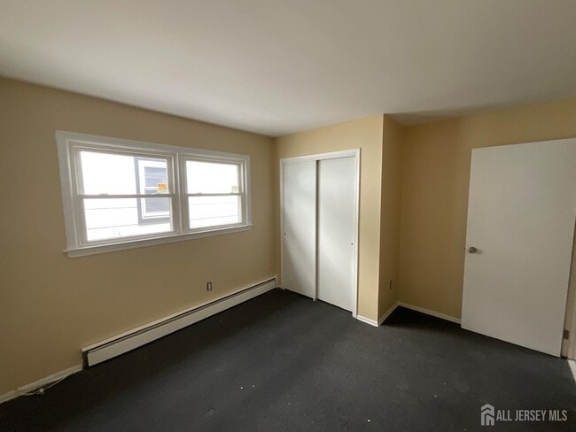 Building Photo - 60 Glenn Dr