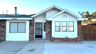 Building Photo - 10960 Delafield Dr