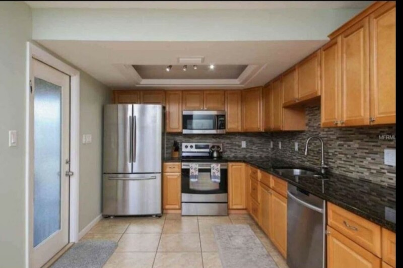 Building Photo - 409 Manatee Ct