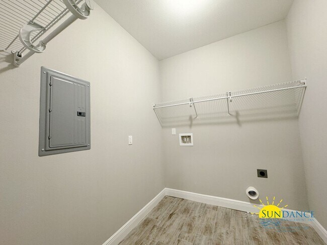 Building Photo - Stunning Centrally Located, a MUST see!