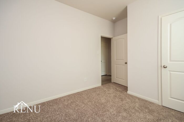 Building Photo - 25314 Shadowdale Dr