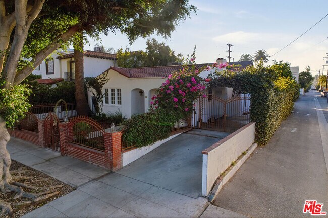 Building Photo - 641 N Martel Ave