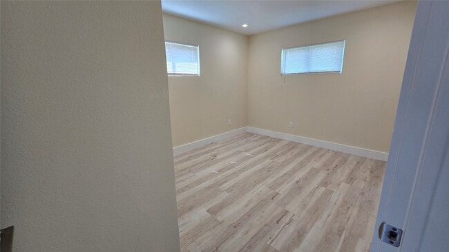 Building Photo - 3733 Seabrook St