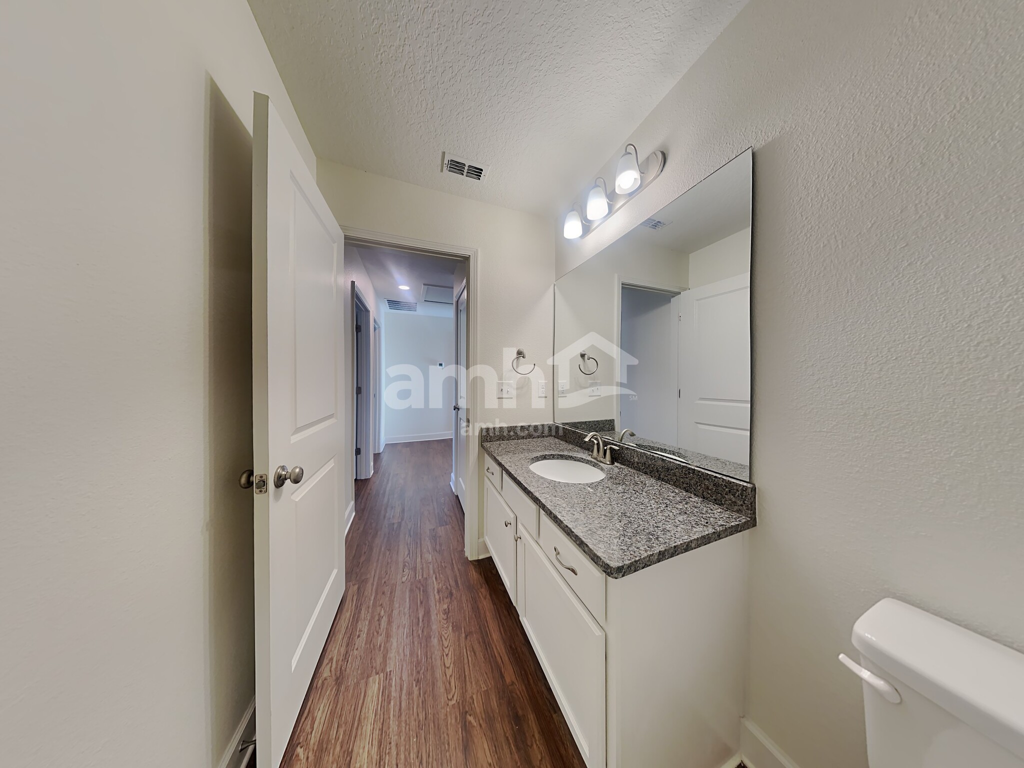 Building Photo - 8493 Highfield Ave