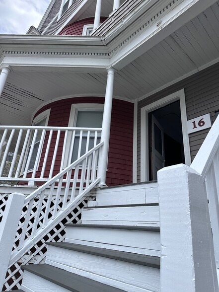 Welcome home - 16 Hillside St