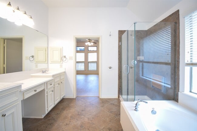 Building Photo - 1511 Eden Meadows Dr