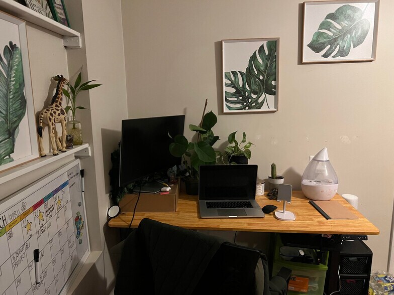 Building Photo - 256 Hurley St