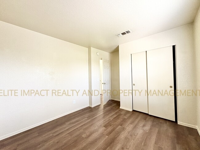 Building Photo - 2324 S Mcconnell Dr