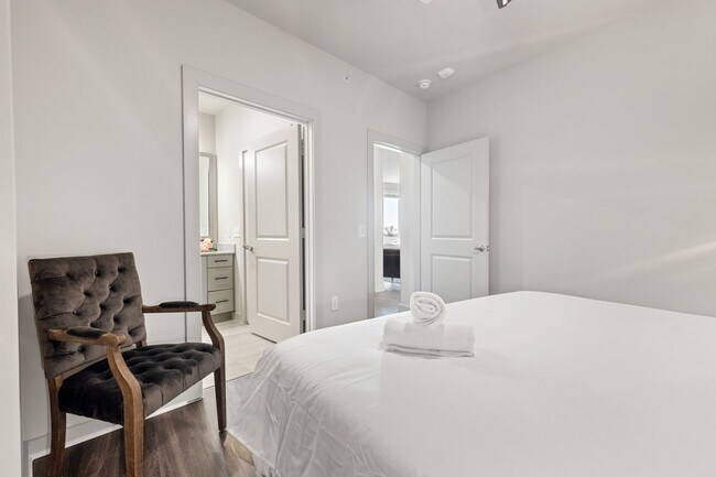 Building Photo - 5820 1/2 Cameron Rd