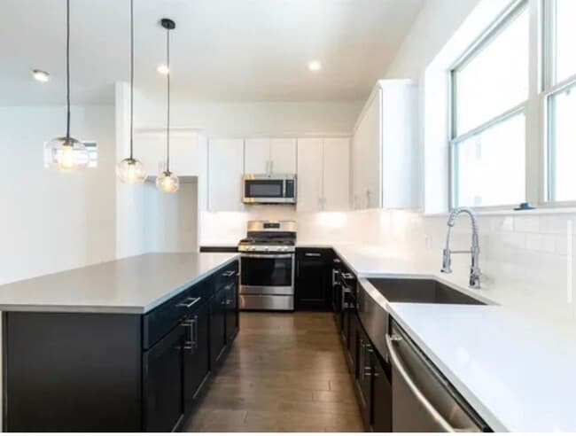 Building Photo - 2208 McGowen St