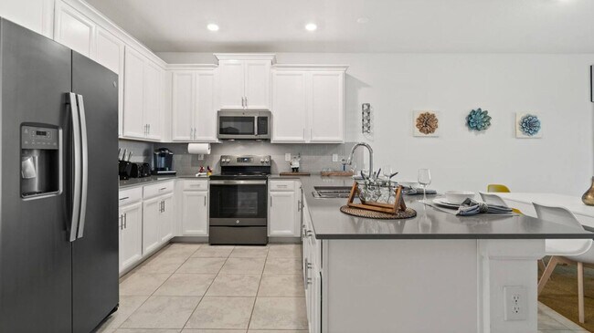 Building Photo - 1031 Splash Shot Pl