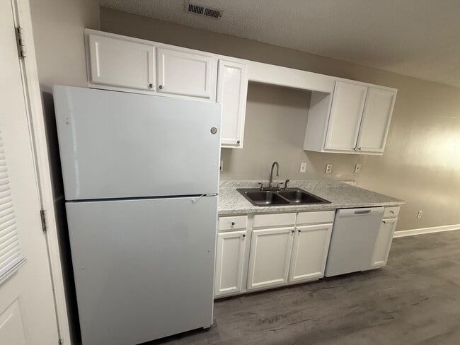 Building Photo - NOW AVAILABLE – 2-Bedroom, 2-Bath Home in ...