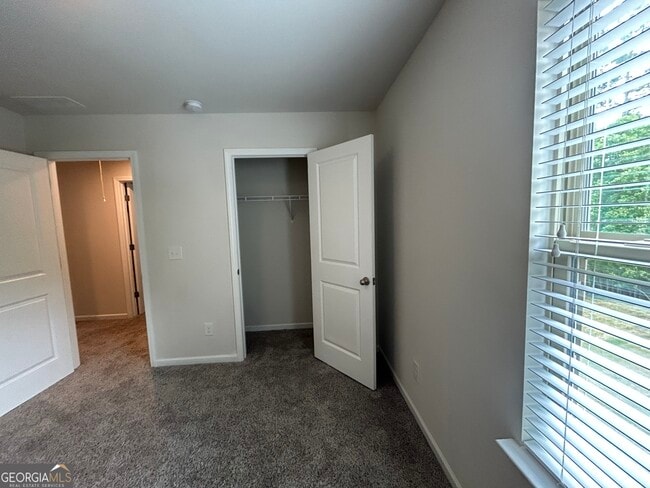 Building Photo - 3956 Lake Manor Way