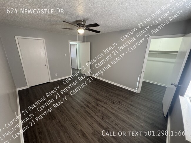 Building Photo - 624 Newcastle Dr