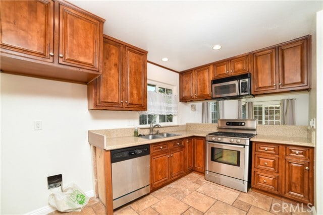 Building Photo - 1728 W Phillips Dr