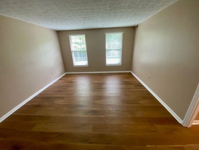 Building Photo - Great condo! Close to commuter routes!
