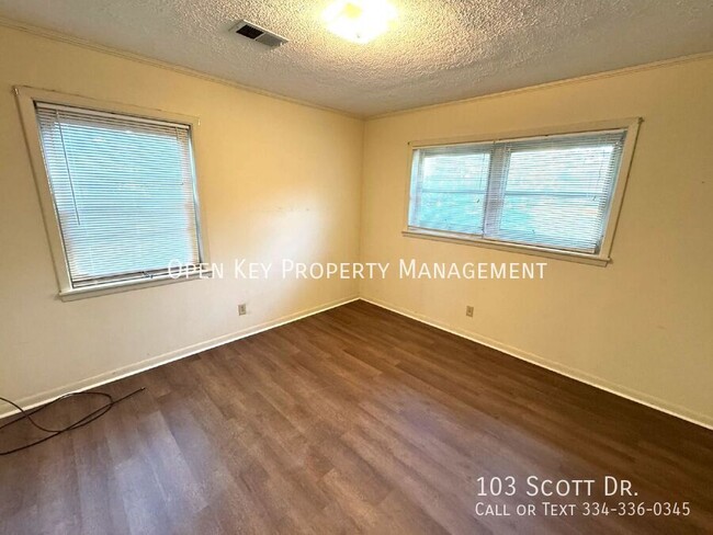 Building Photo - 103 Scott Dr