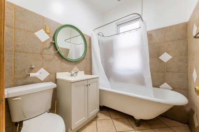 Building Photo - 2630 W 42nd St