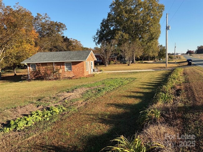 Building Photo - 3712 Tom Greene Rd