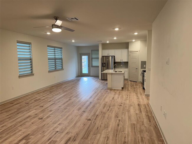 Building Photo - 14012 Zuhause Dr