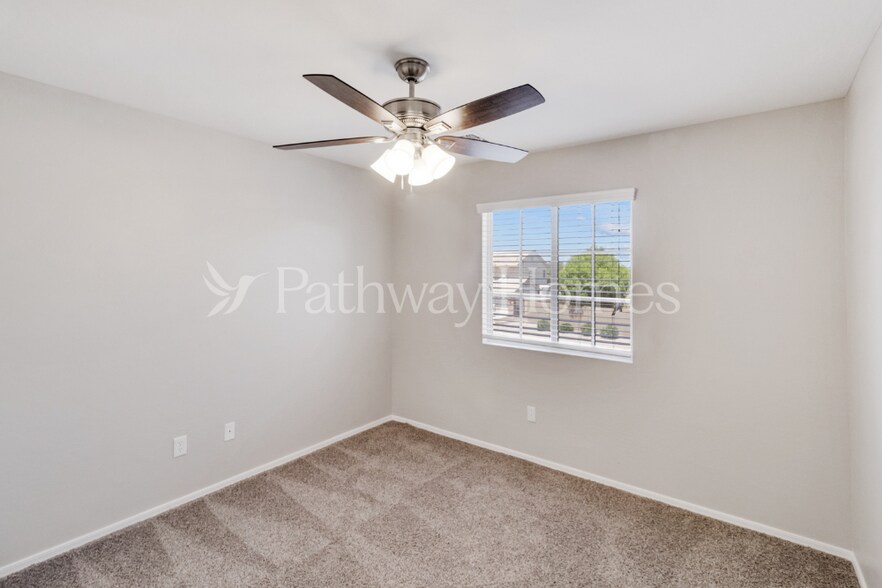 Building Photo - 31420 N Shale Dr