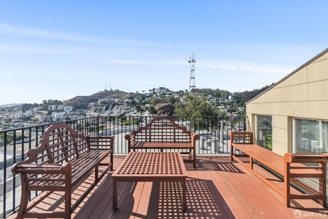 Building Photo - 370 Upper Terrace