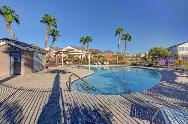 Building Photo - Great townhome in Henderson Gated Community with a 2 car attached garage and backyard