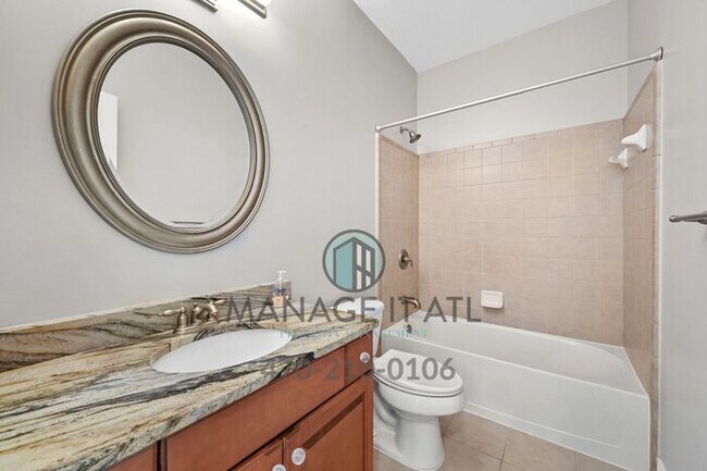 Building Photo - Fabulous 5-bedroom house with modern ameni...