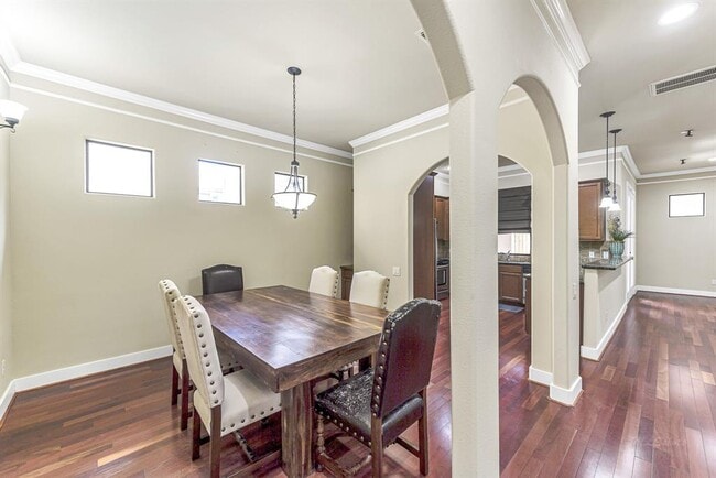 Building Photo - 11022 Robin Hood Ct