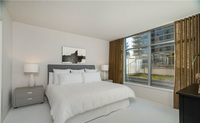 Building Photo - Insignia Condominiums ~ Belltown