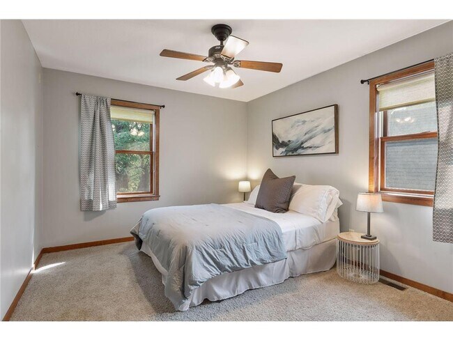 Building Photo - 2313 Cole Ave SE